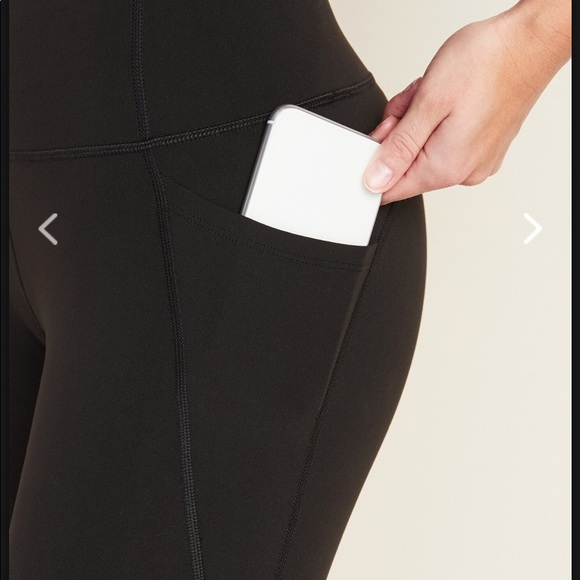 ON Black Elevate High-Rise Go-Dry Side-Pocket Mesh Compression 7/8 Ankle Legging - Picture 9 of 9